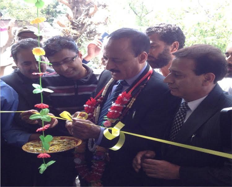 Abdul Haq inaugurates J&K Bank at Kuligam, Lolab